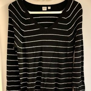 Gap striped white and black shirt